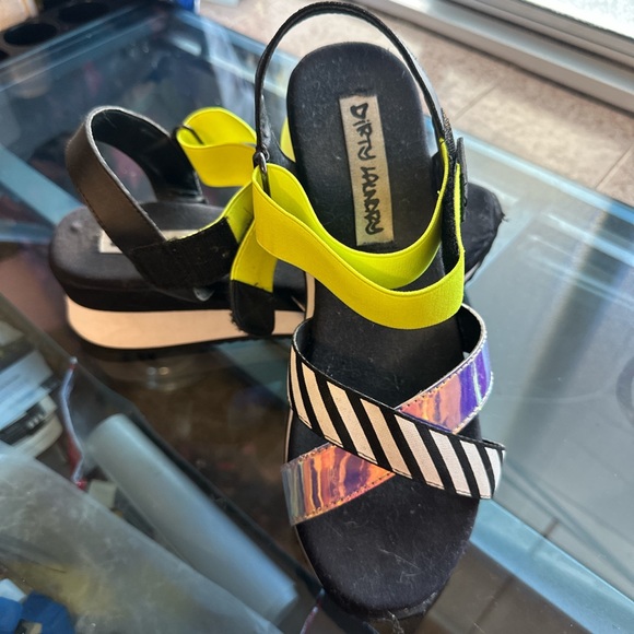 Flashy platforms - Picture 2 of 6